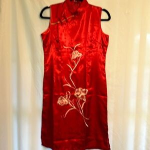 Ladies size L Liang Liang red silk floral embroidered dtess